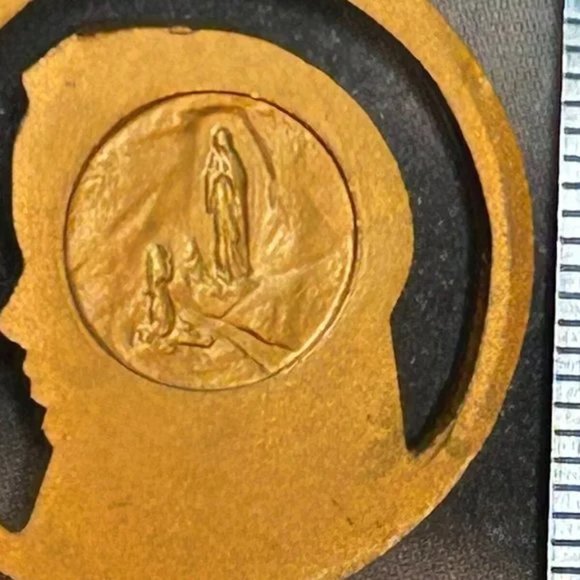 Vintage Gold Plated Virgin Mary Our Lady of Lourdes Religious Pendant Charm - Picture 4 of 5